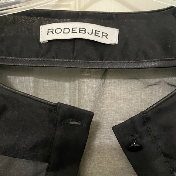 Stunning Rodebjer organza ruffle blouse 💯% silk. - Picture 9 of 16